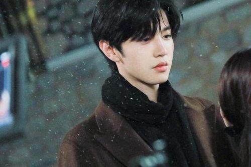 陈哲远娱乐圈爆料,揭秘明星幕后真相